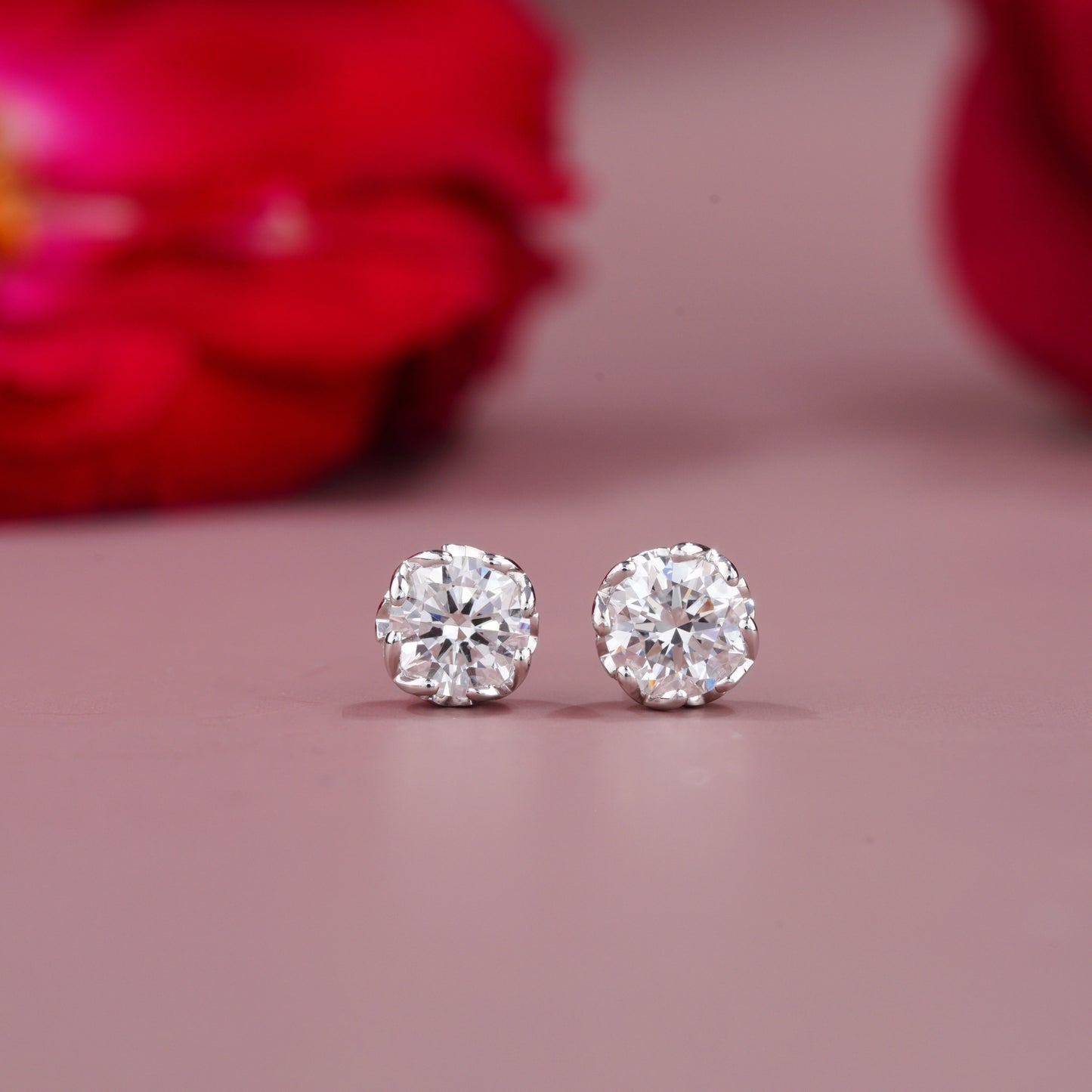 Round Shape Diamond Stud Earrings